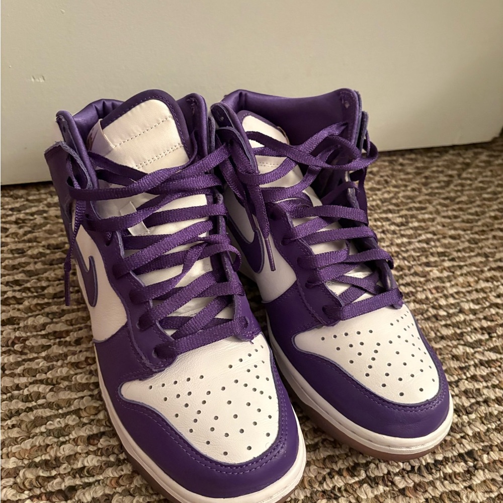 Women’s Nike Dunks